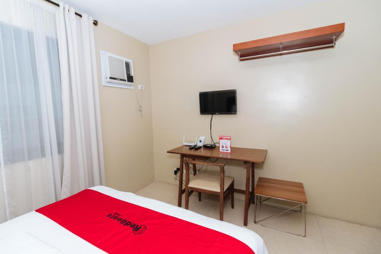 เรดดอร์ซ ใกล้ออสเมนา ไฮเวย์ 1 Hotel Makati City ภายนอก รูปภาพ