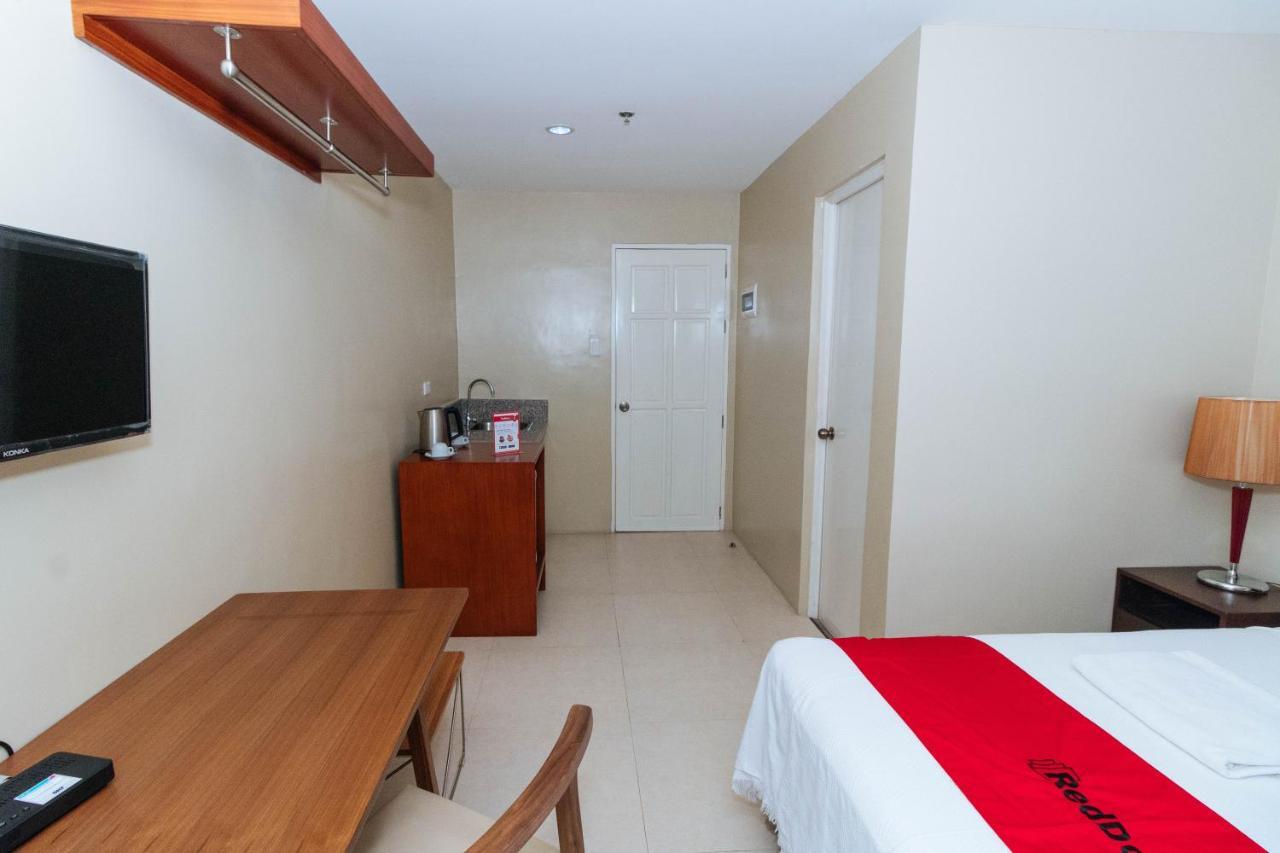 เรดดอร์ซ ใกล้ออสเมนา ไฮเวย์ 1 Hotel Makati City ภายนอก รูปภาพ